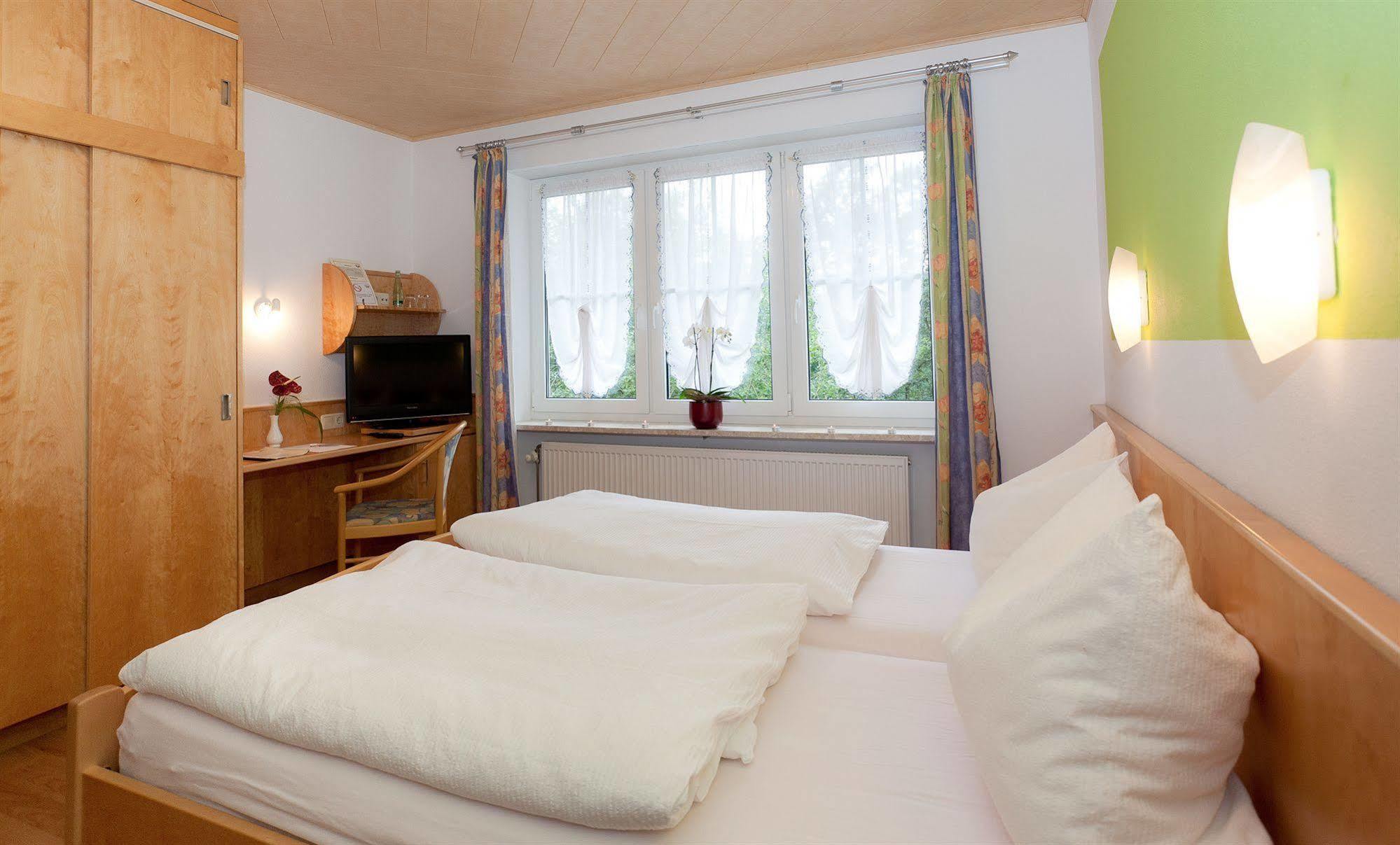 Landgasthof Am Sonnenhang Vohenstrauss Extérieur photo